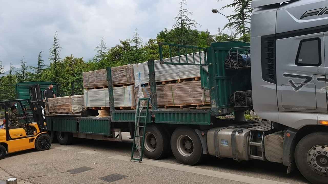 專業整車運輸價格.jpg 專業整車運輸價格.jpg